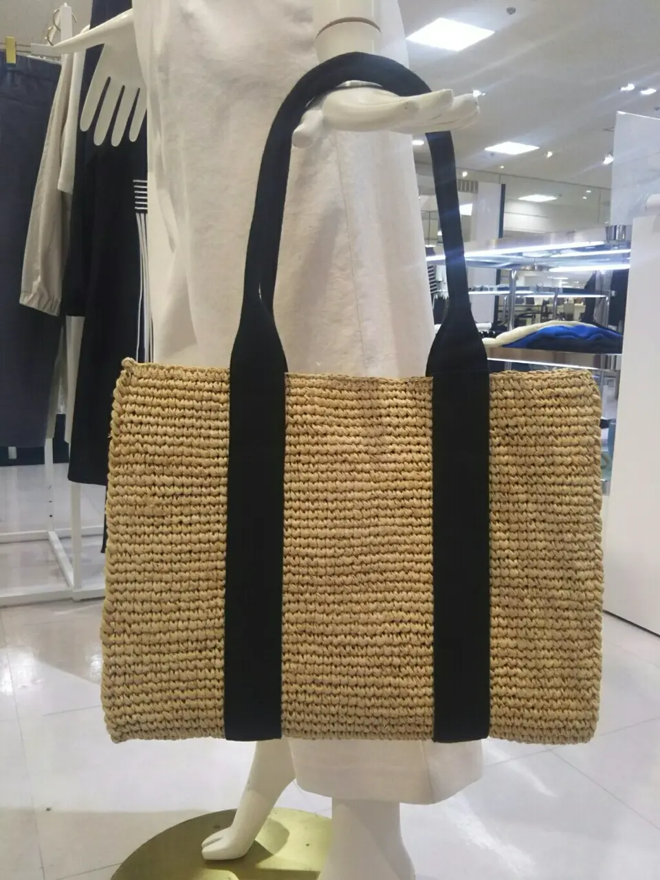 組曲 松井 コーディネート画像