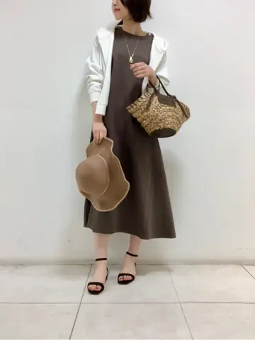 組曲 岩田 コーディネート画像