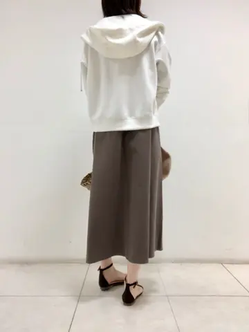 組曲 岩田 コーディネート画像