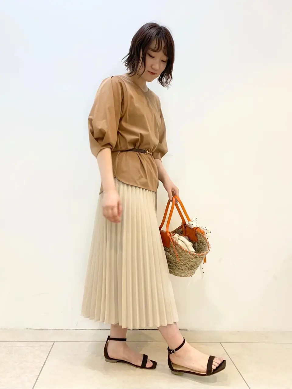 組曲 石井 コーディネート画像