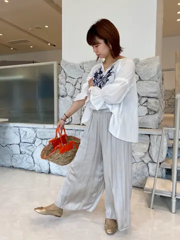 組曲 小林 コーディネート画像