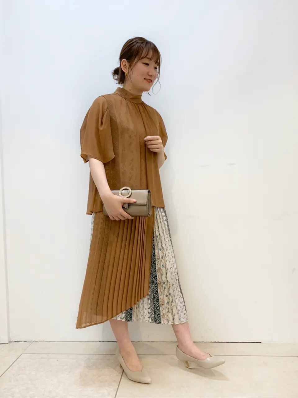 組曲 石井 コーディネート画像