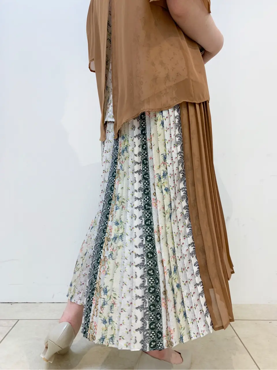 組曲 石井 コーディネート画像