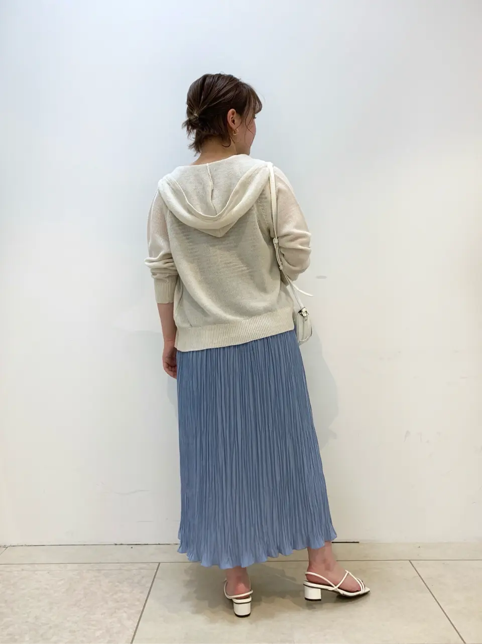 組曲 石井 コーディネート画像