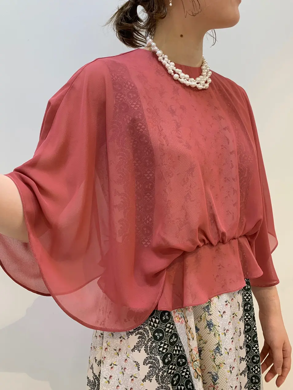 組曲 石井 コーディネート画像