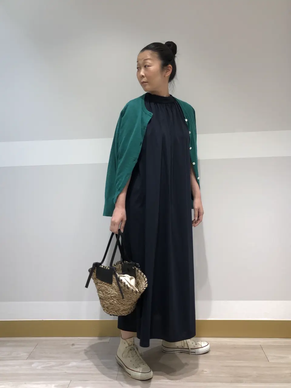 組曲 中野 コーディネート画像