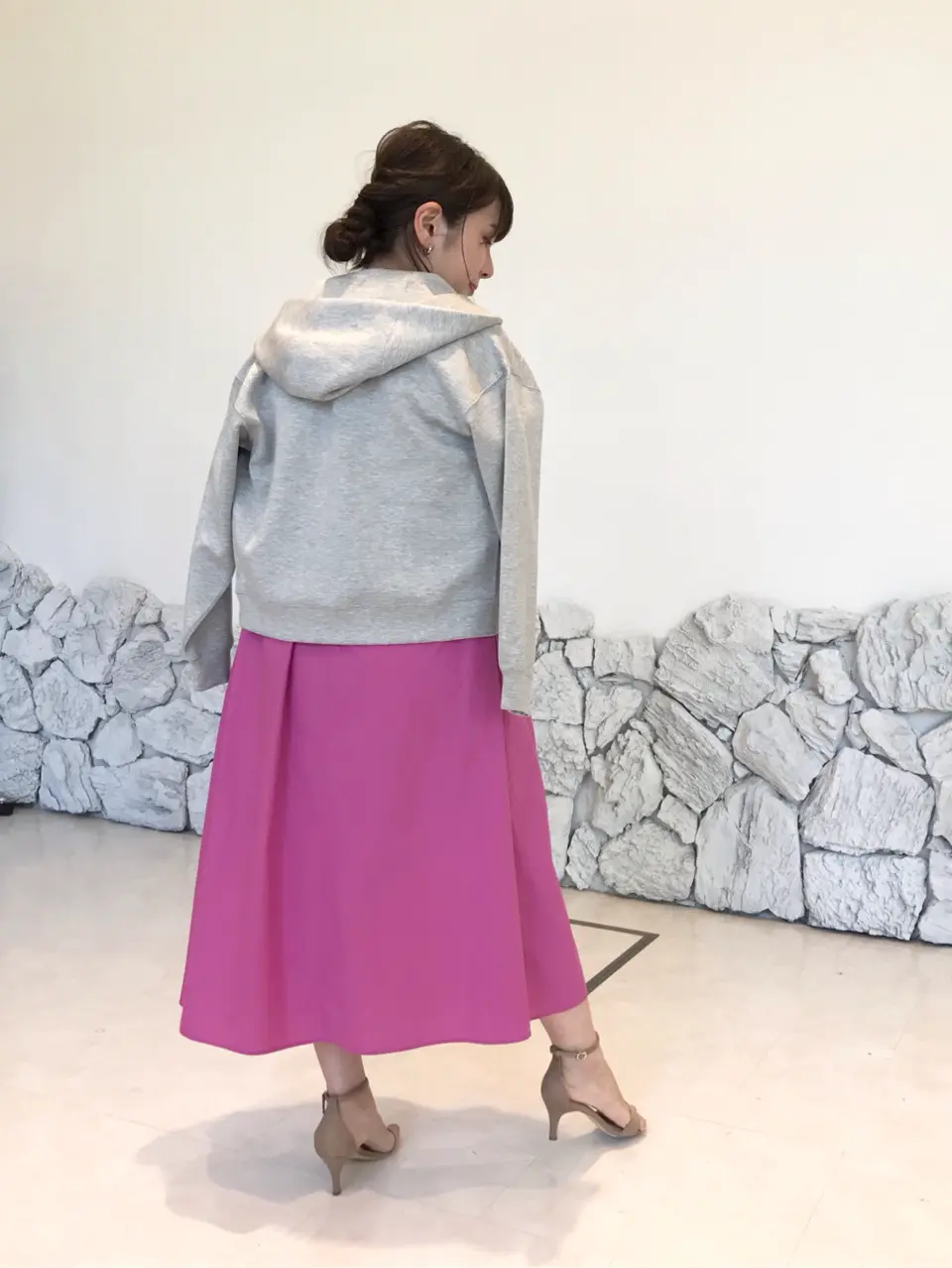 組曲 宮本 コーディネート画像