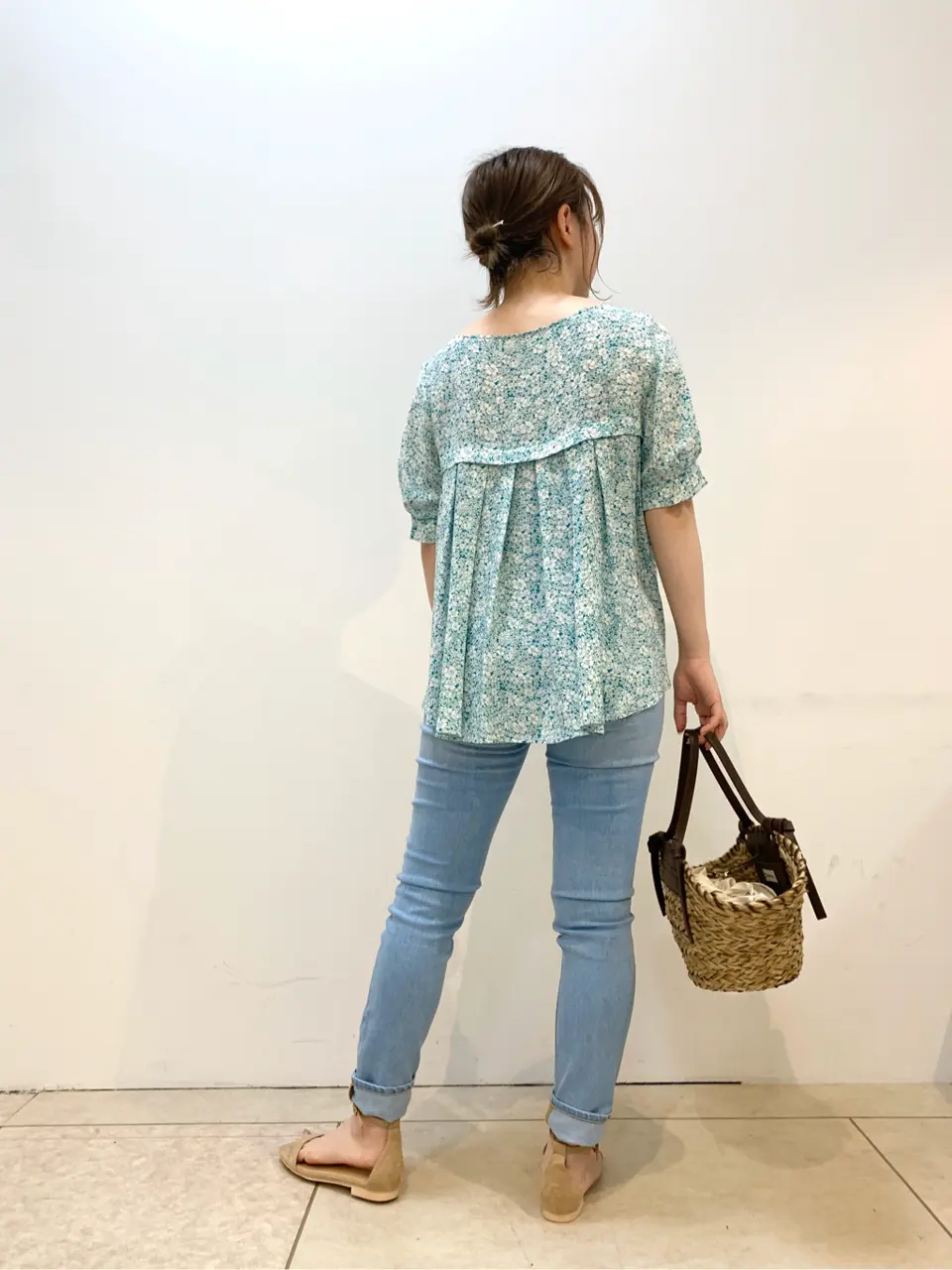 組曲 石井 コーディネート画像