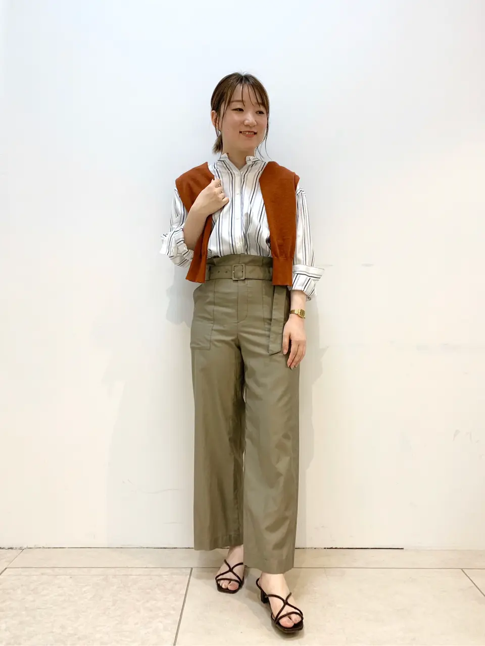 組曲 石井 コーディネート画像