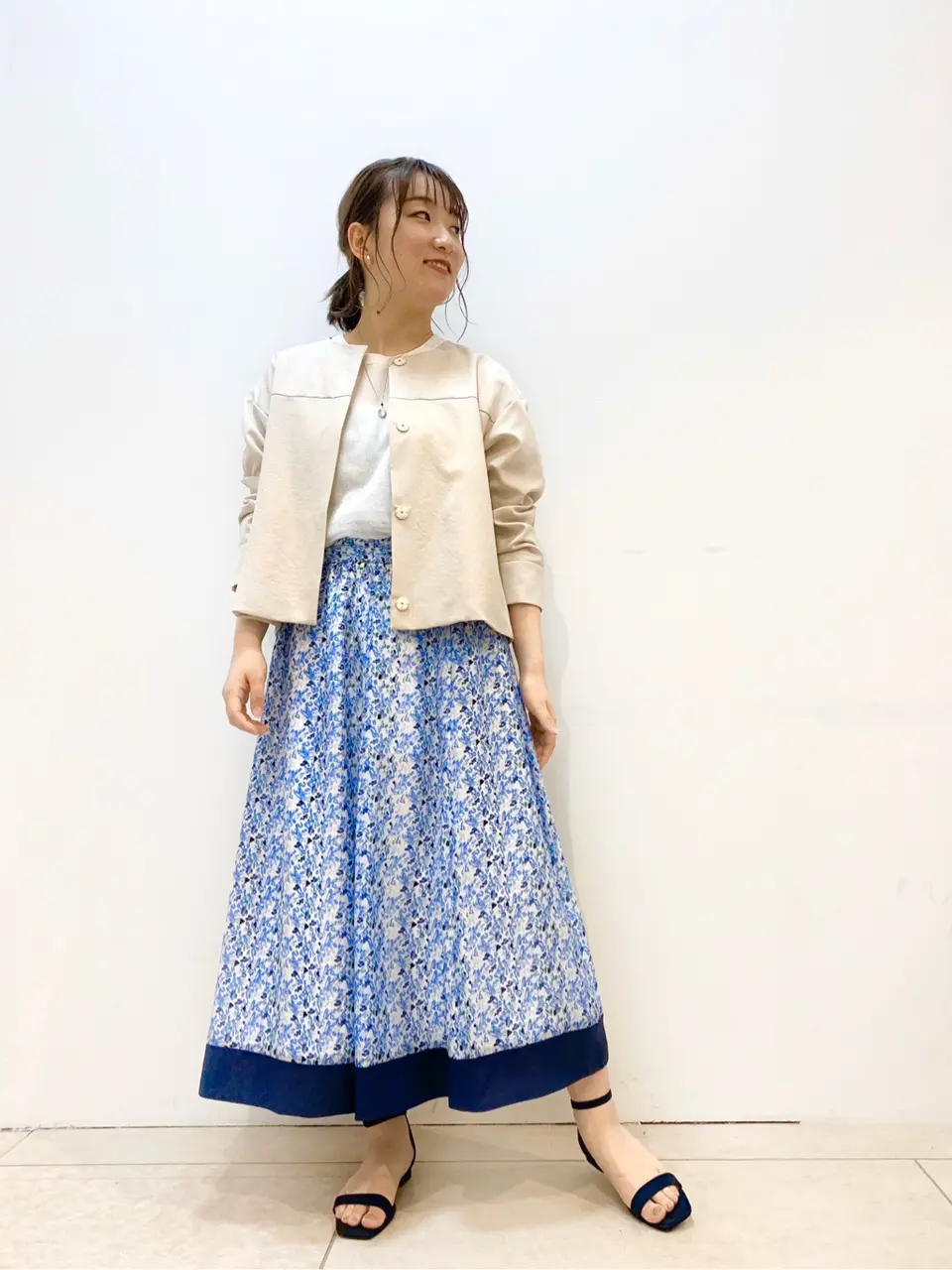 組曲 石井 コーディネート画像