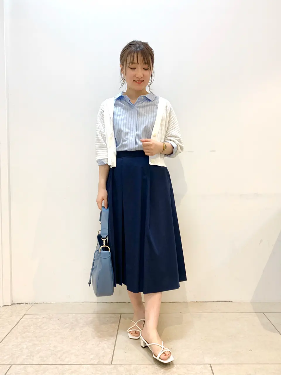 組曲 石井 コーディネート画像