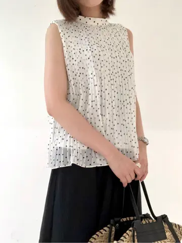 組曲 岩田 コーディネート画像