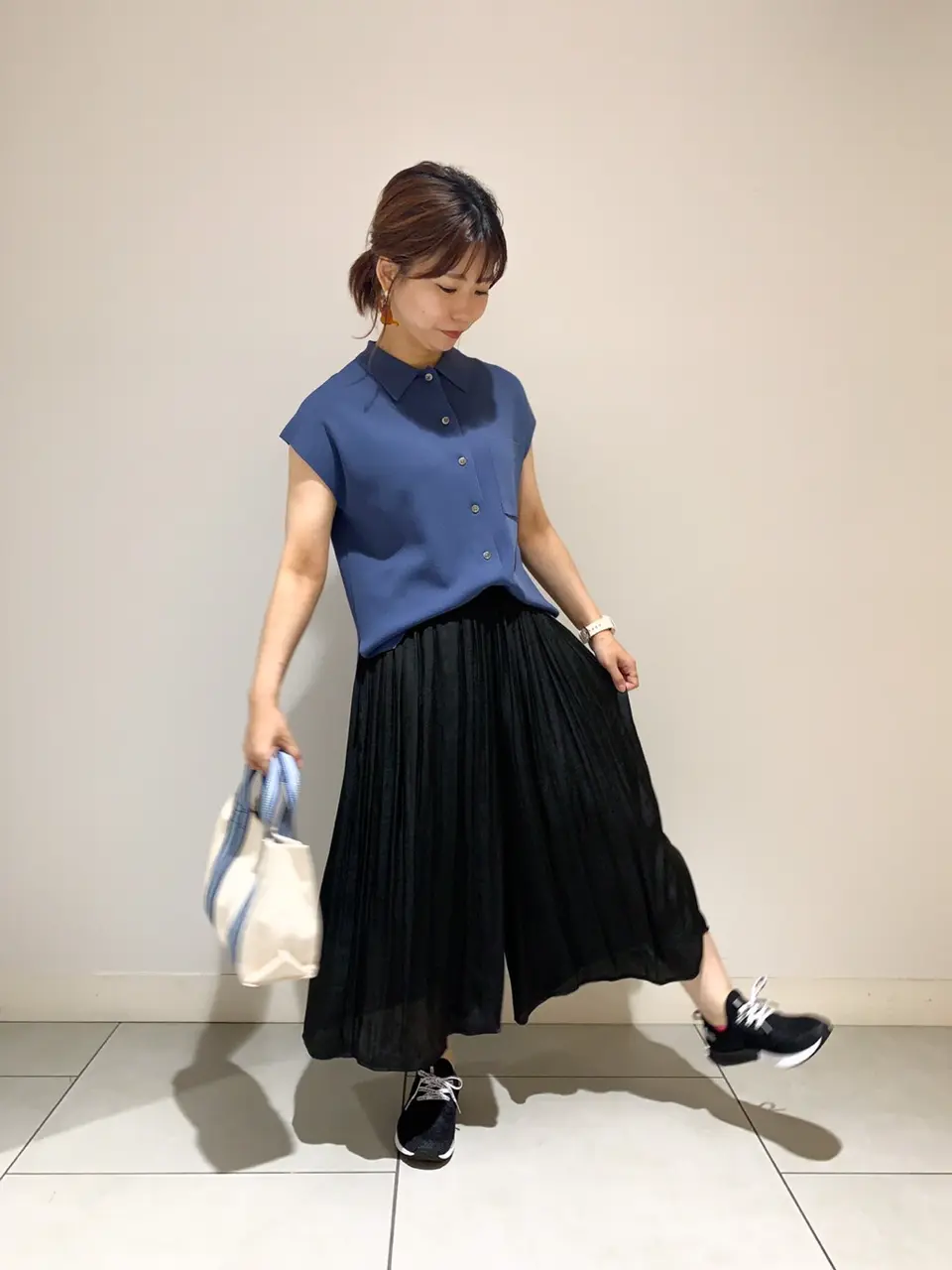 組曲 小林 コーディネート画像