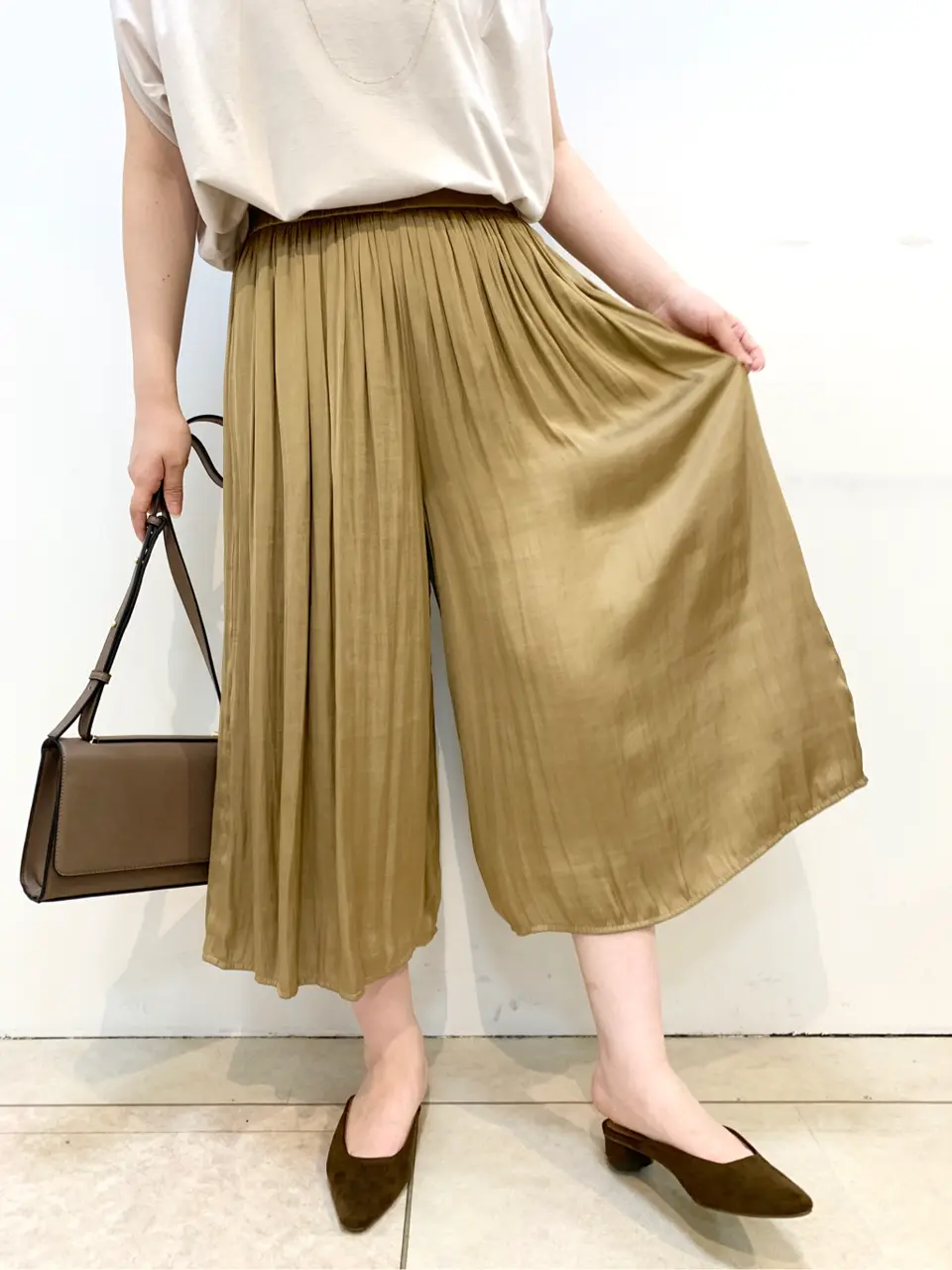 組曲 石井 コーディネート画像