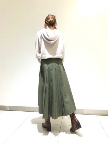 組曲 スタッフ コーディネート画像