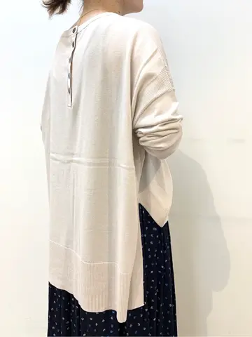 組曲 石井 コーディネート画像