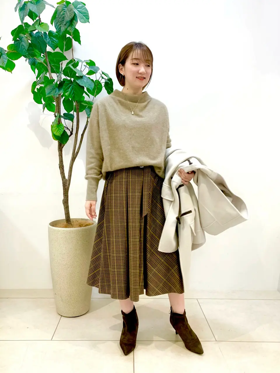 組曲 石井 コーディネート画像