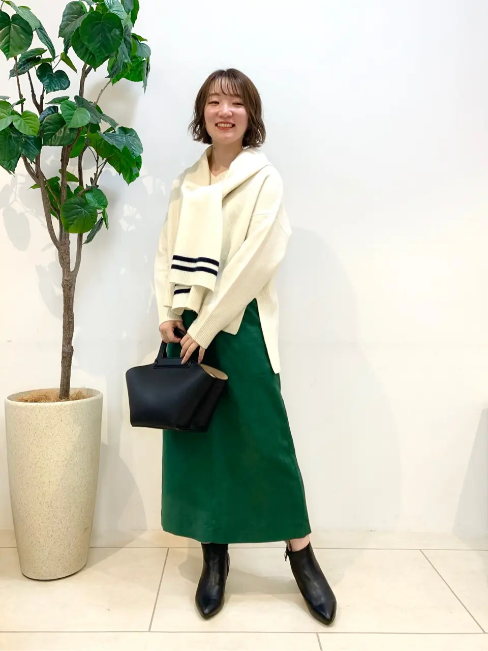 組曲 石井 コーディネート画像