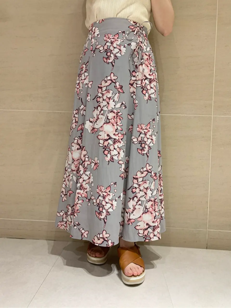 組曲 L 時本 コーディネート画像