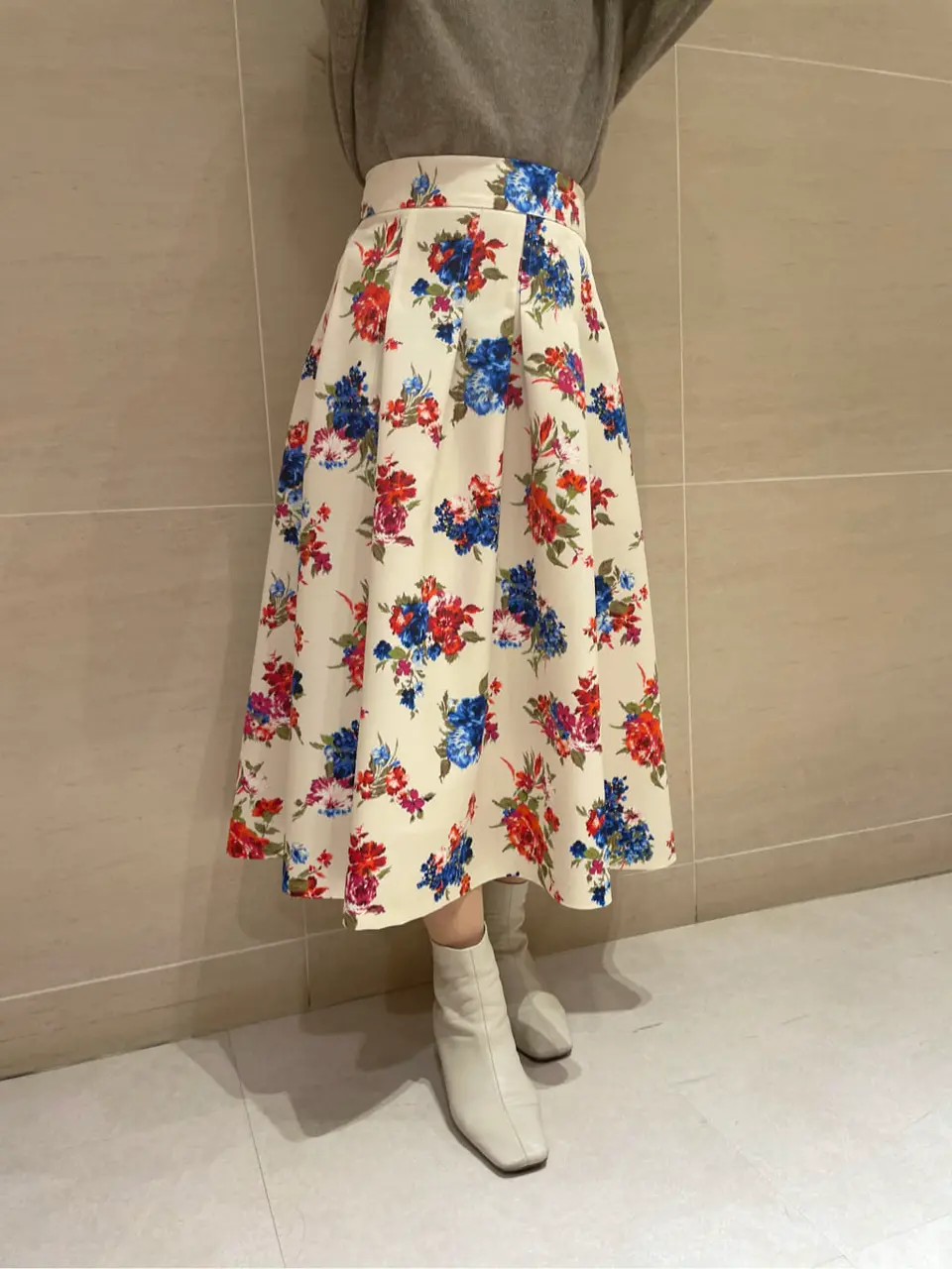 組曲 L 時本 コーディネート画像