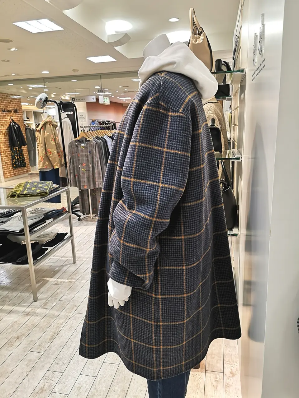 組曲 L スタッフ コーディネート画像