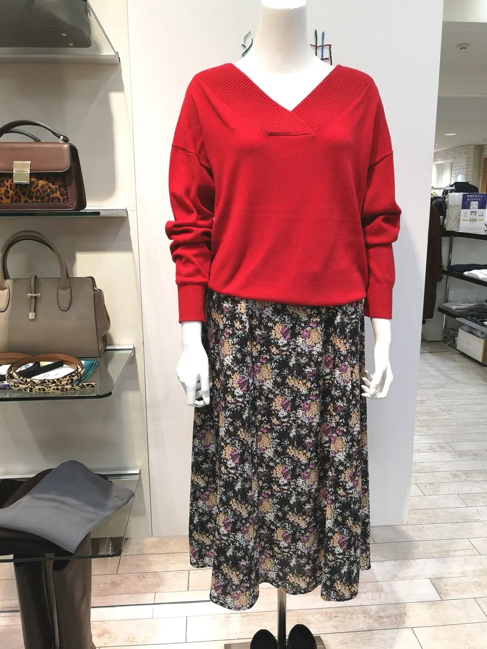 組曲 L スタッフ コーディネート画像