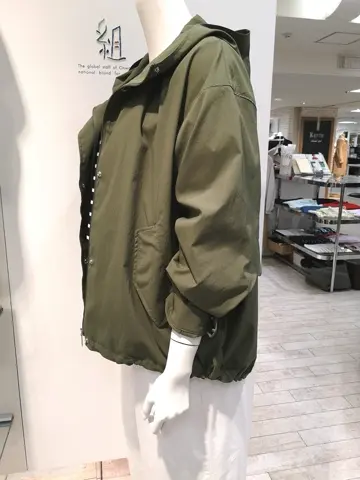 組曲 L スタッフ コーディネート画像