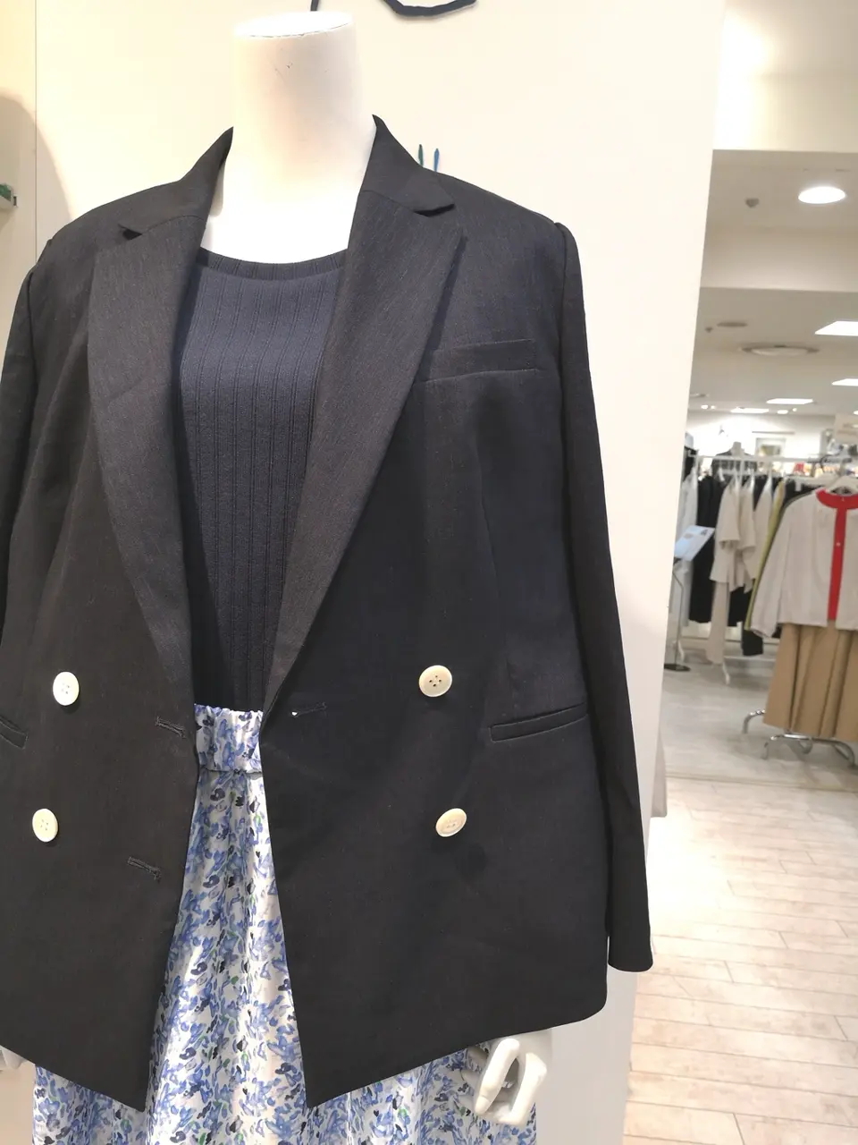 組曲 L スタッフ コーディネート画像