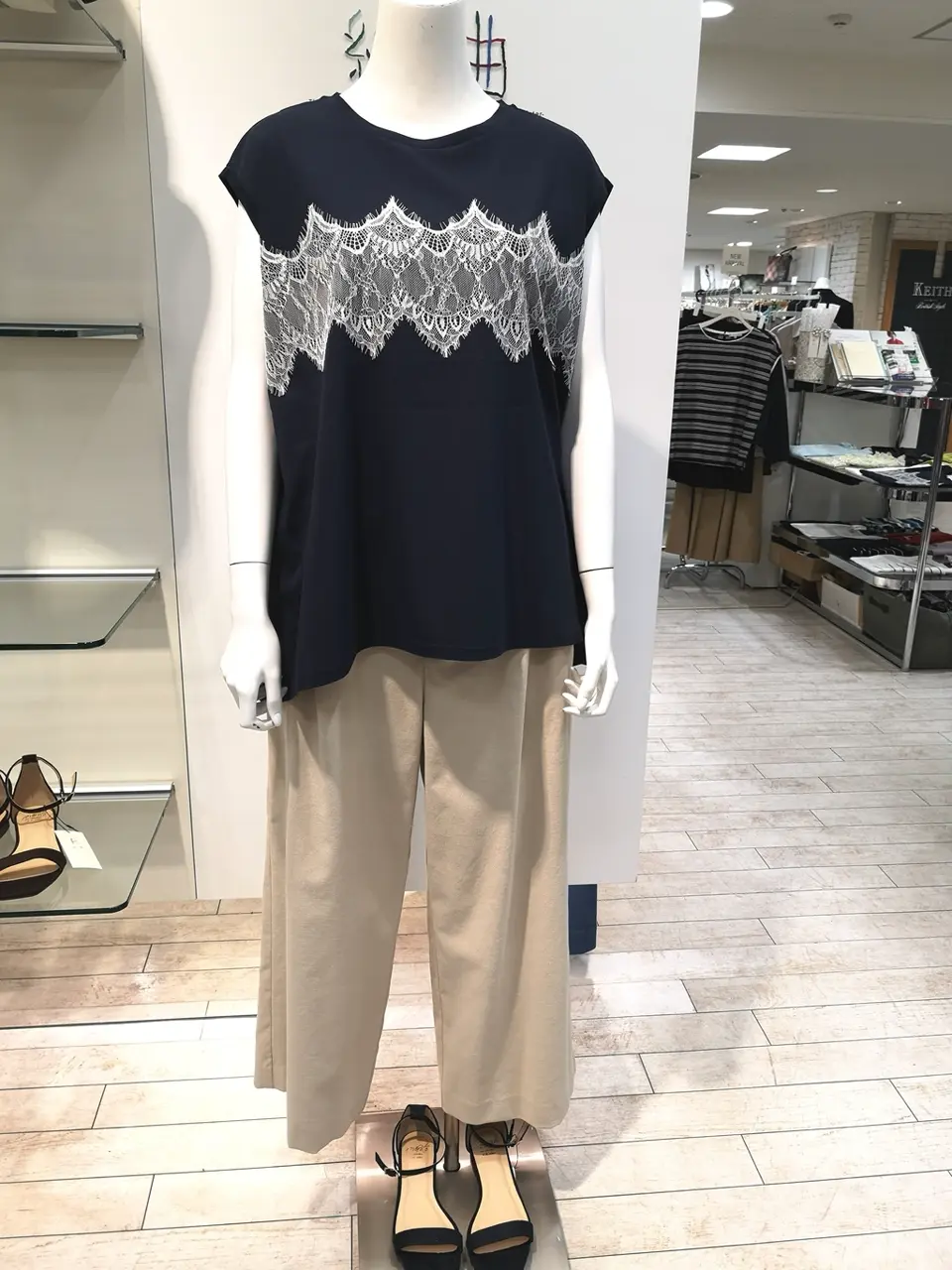 組曲 L スタッフ コーディネート画像