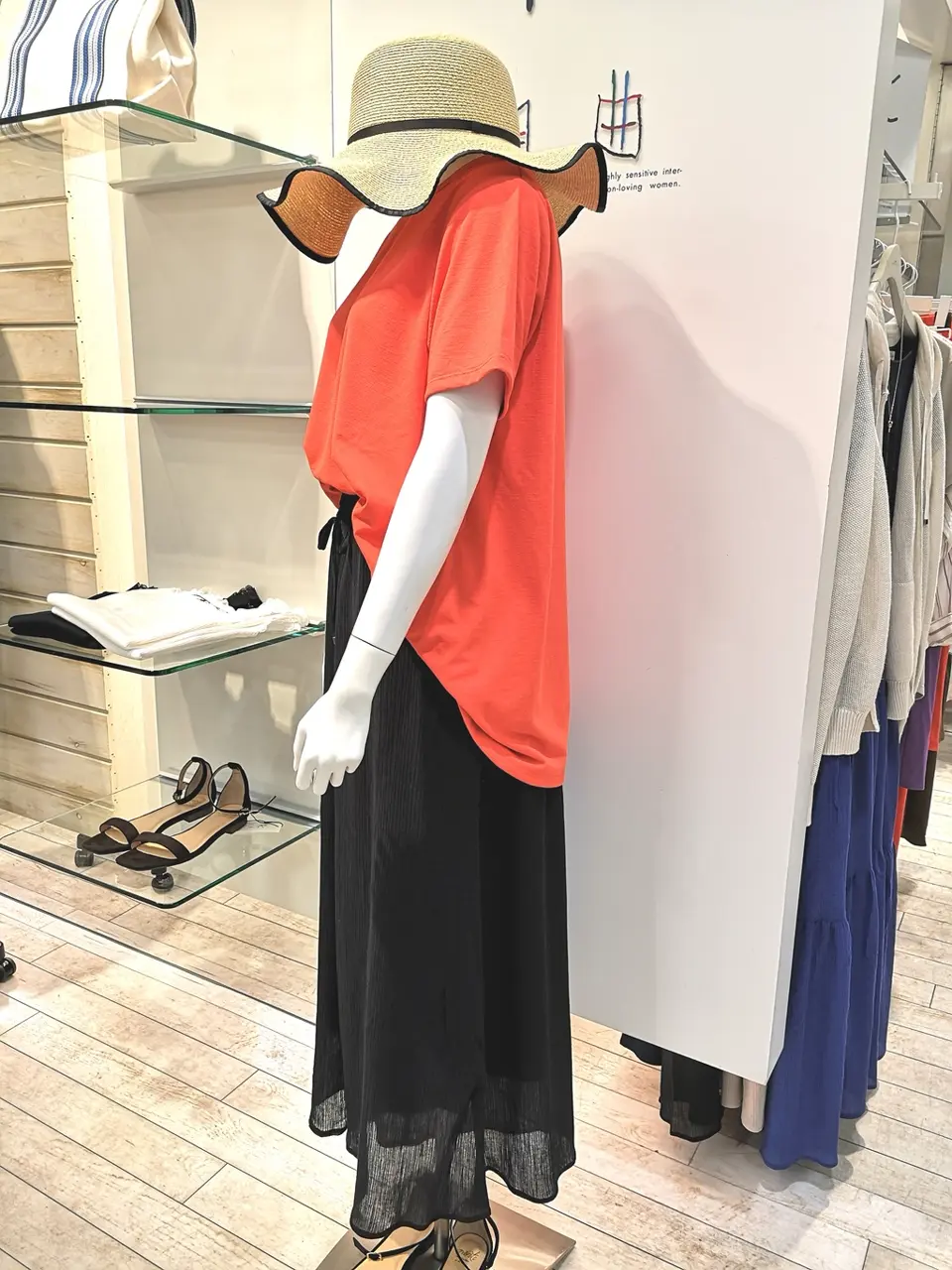 組曲 L スタッフ コーディネート画像