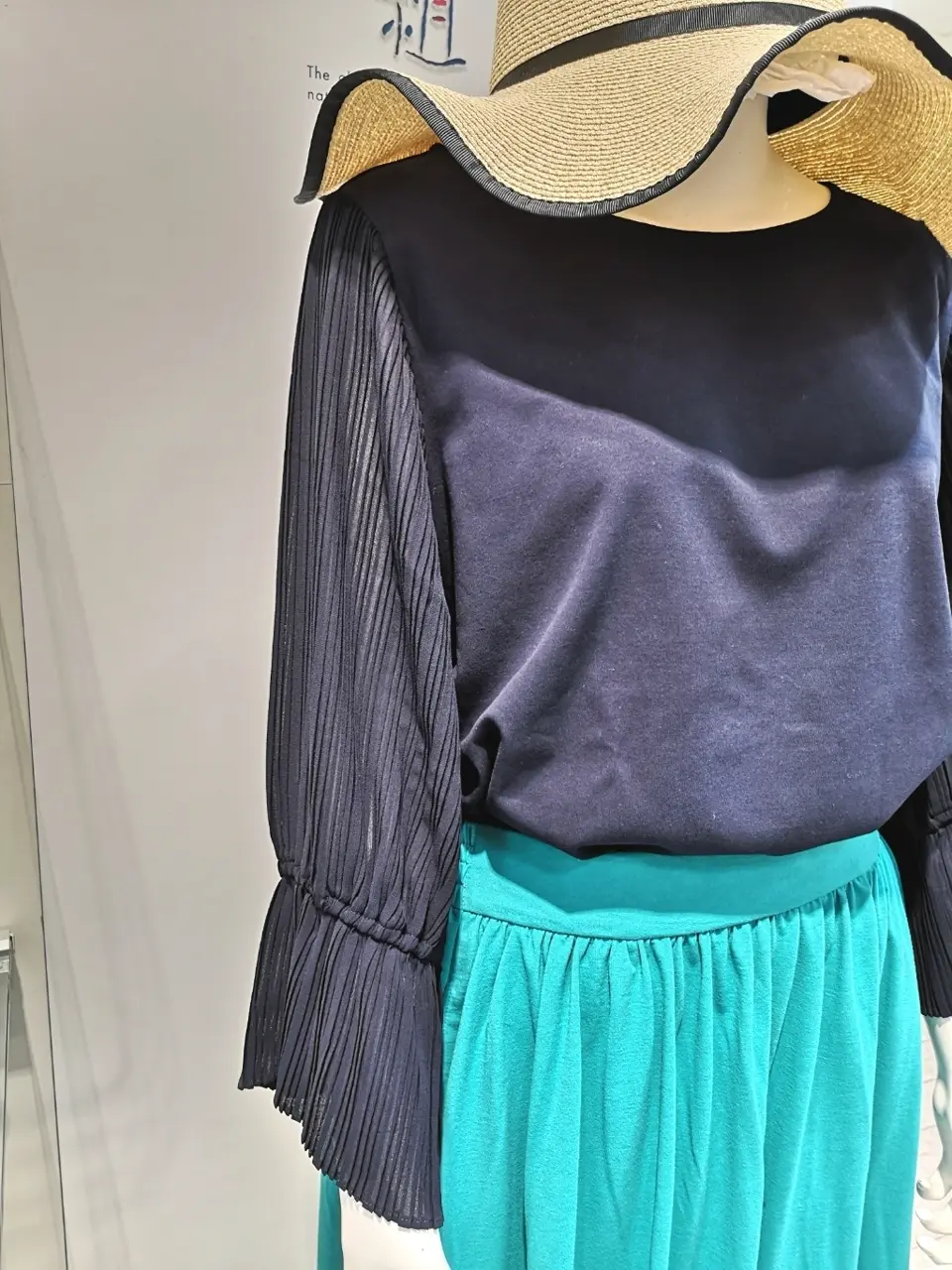 組曲 L スタッフ コーディネート画像