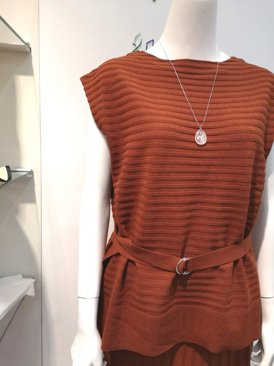 組曲 L スタッフ コーディネート画像