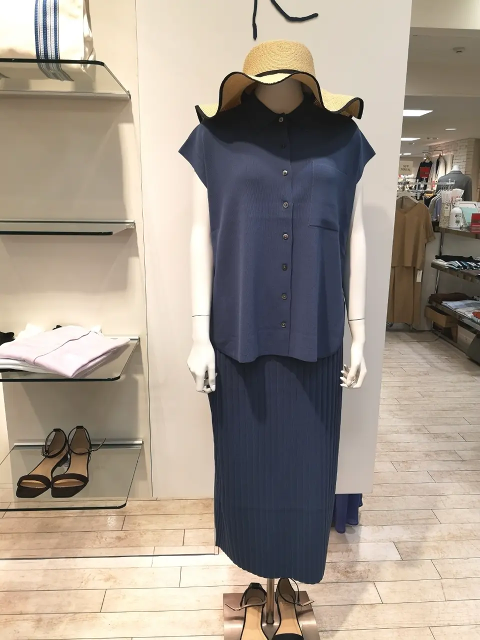 組曲 L スタッフ コーディネート画像