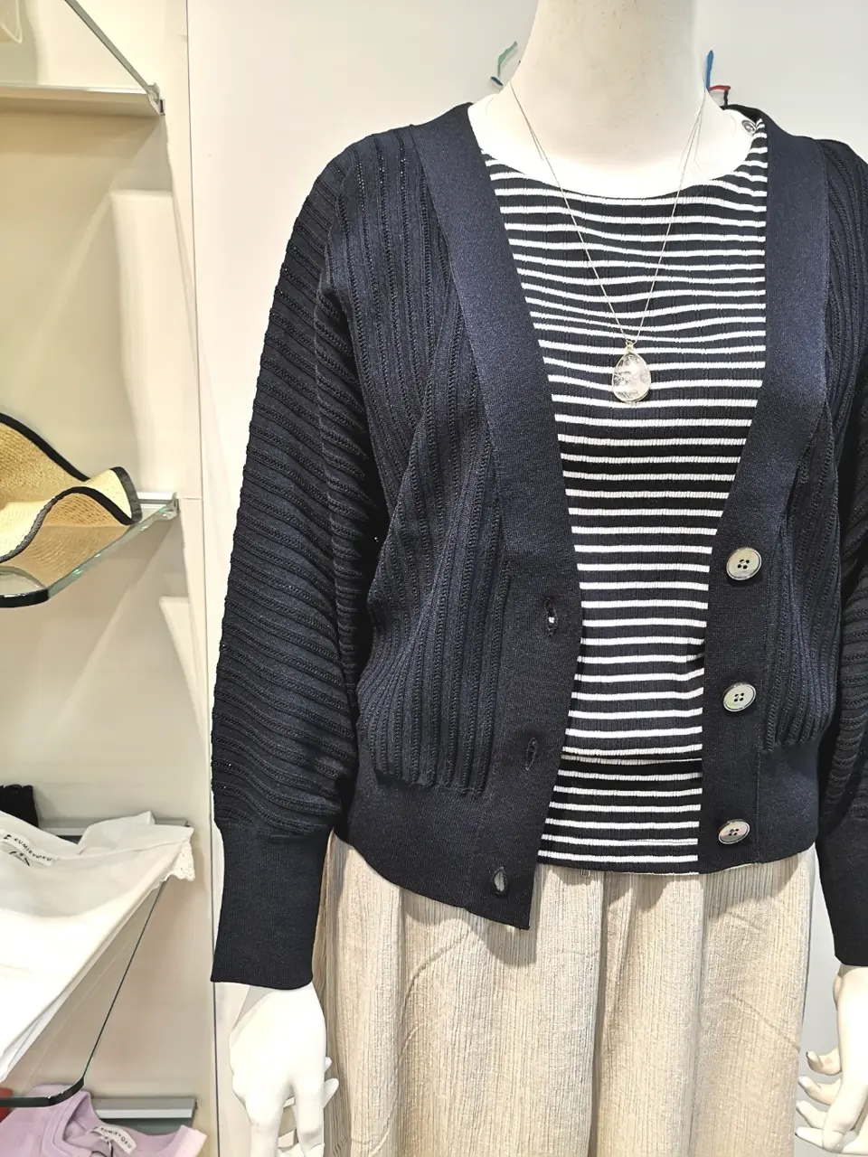 組曲 L スタッフ コーディネート画像