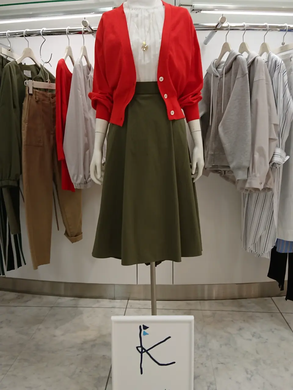  鳥井 コーディネート画像