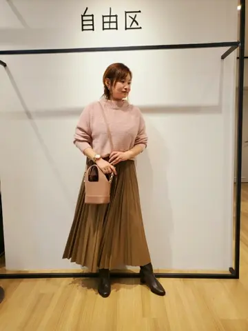 自由区 eri コーディネート画像