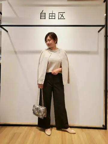 自由区 eri コーディネート画像