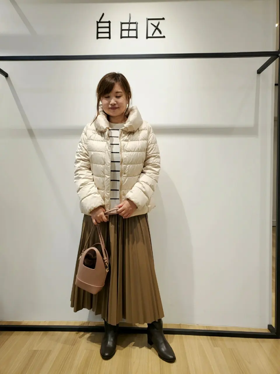 自由区 eri コーディネート画像