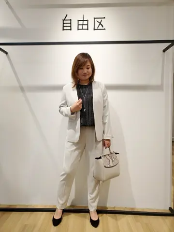 自由区 eri コーディネート画像