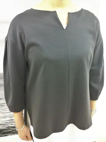 自由区 中鉢 コーディネート画像