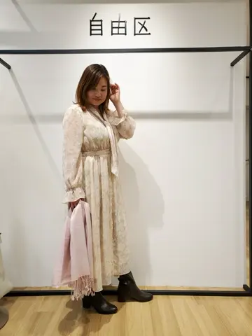 自由区 eri コーディネート画像