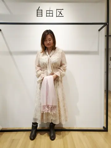 自由区 eri コーディネート画像