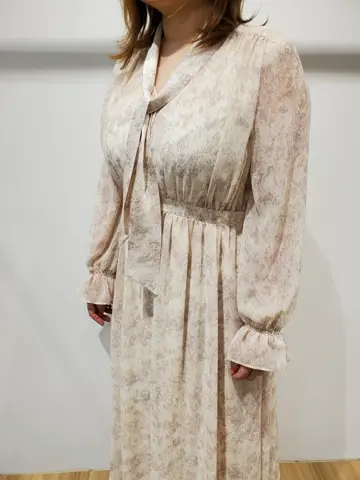 自由区 eri コーディネート画像