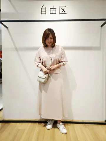 自由区 eri コーディネート画像