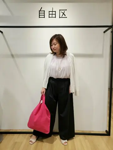 自由区 eri コーディネート画像