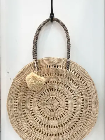 自由区 佐藤 コーディネート画像