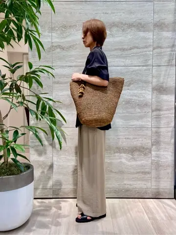 自由区 Ishii コーディネート画像