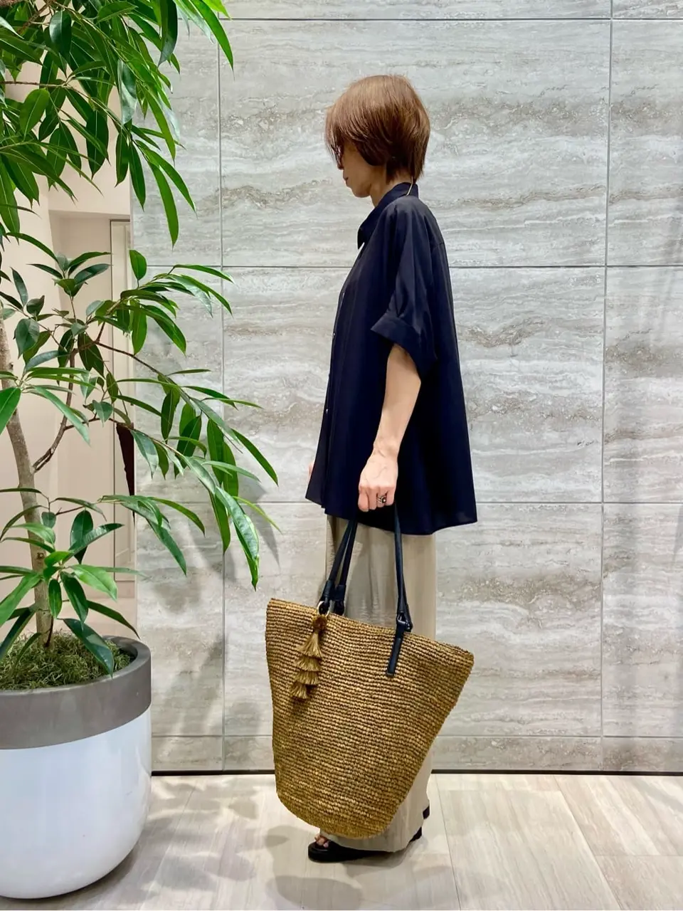 自由区 Ishii コーディネート画像