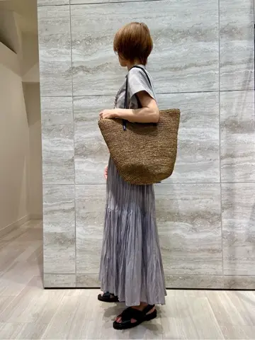 自由区 Ishii コーディネート画像