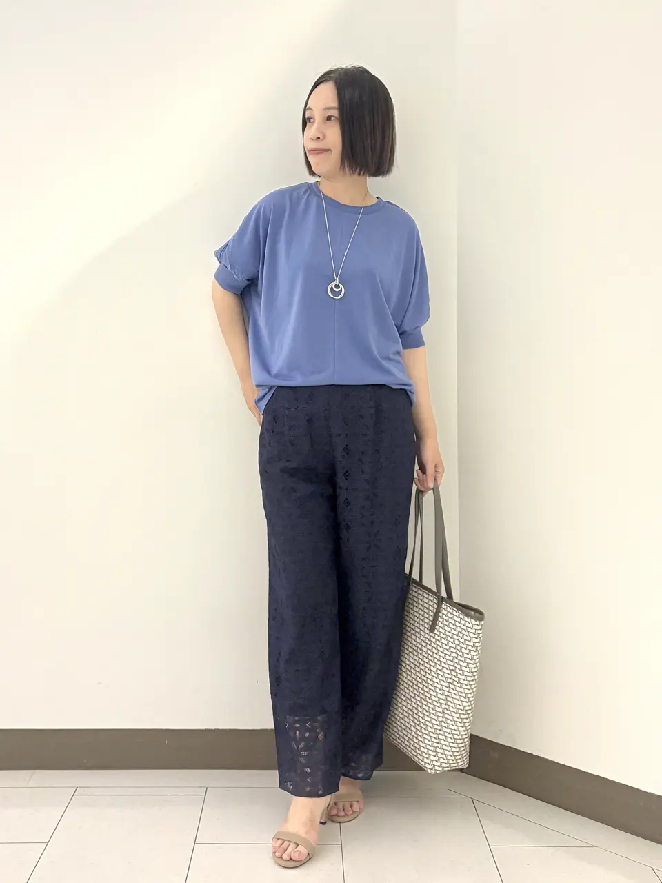美品 自由区 バックデザイン コンビ サマー ニット ブラウス 44 大きい 美品 自由区 バックデザイン コンビ サマー ニット ブラウス 44